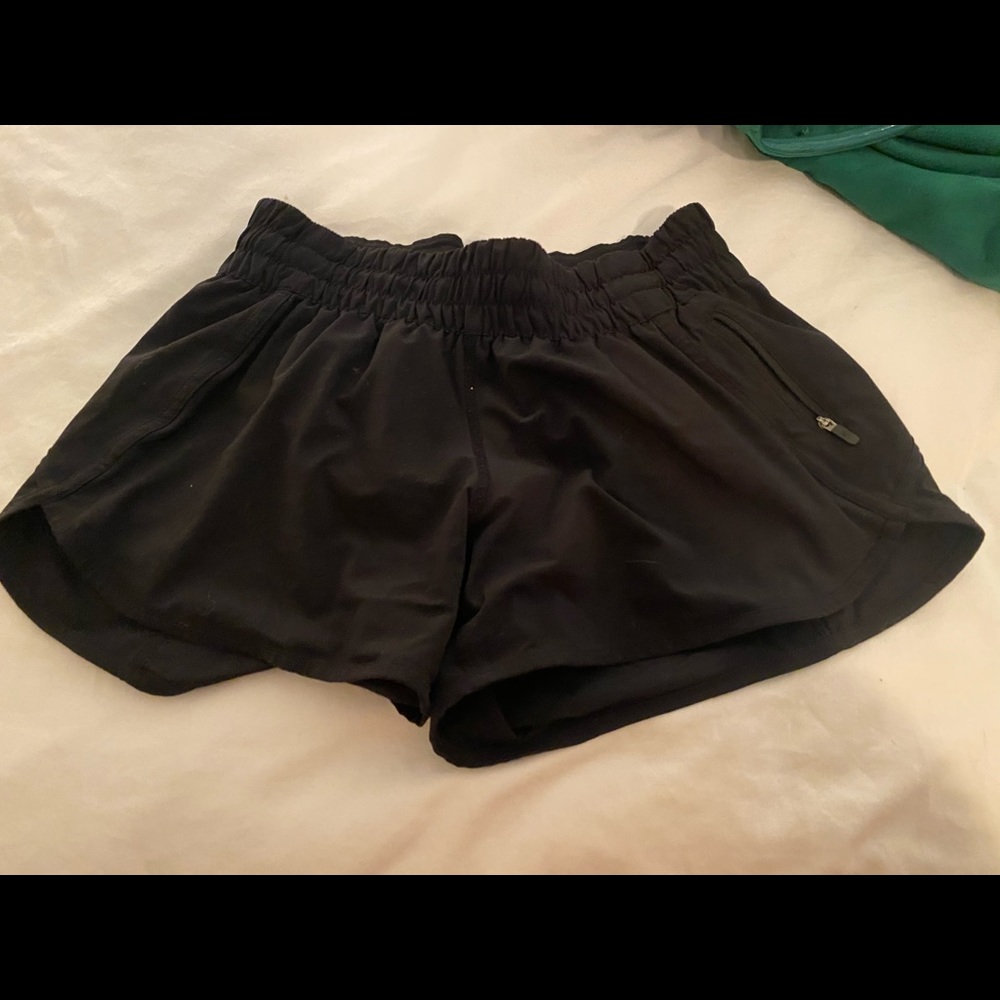Lululemon Tracker Shorts Size 8 4”
